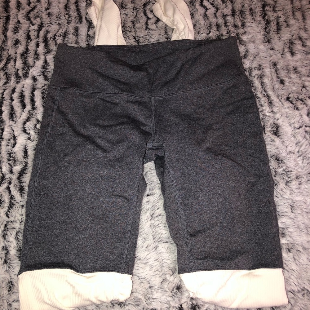 Alo Leggings - Picture 4 of 6